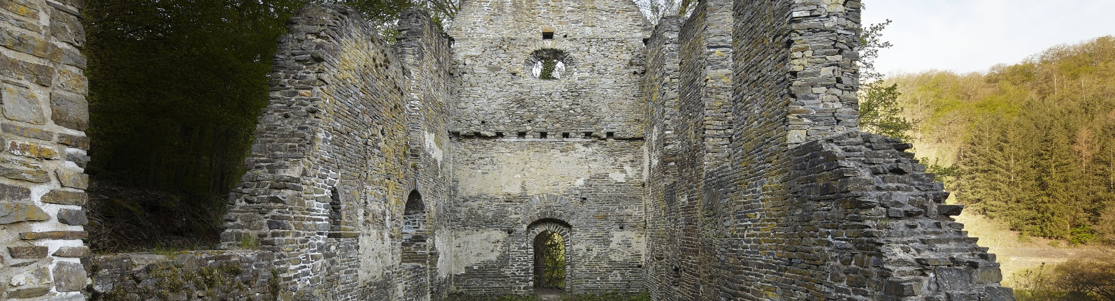 Ruine der Margarethenkirche in Obernhof Aufnahmen der Ruine der Margarethenkirche in Obernhof